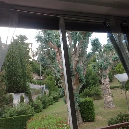 Studio Proche Plage Apartment *